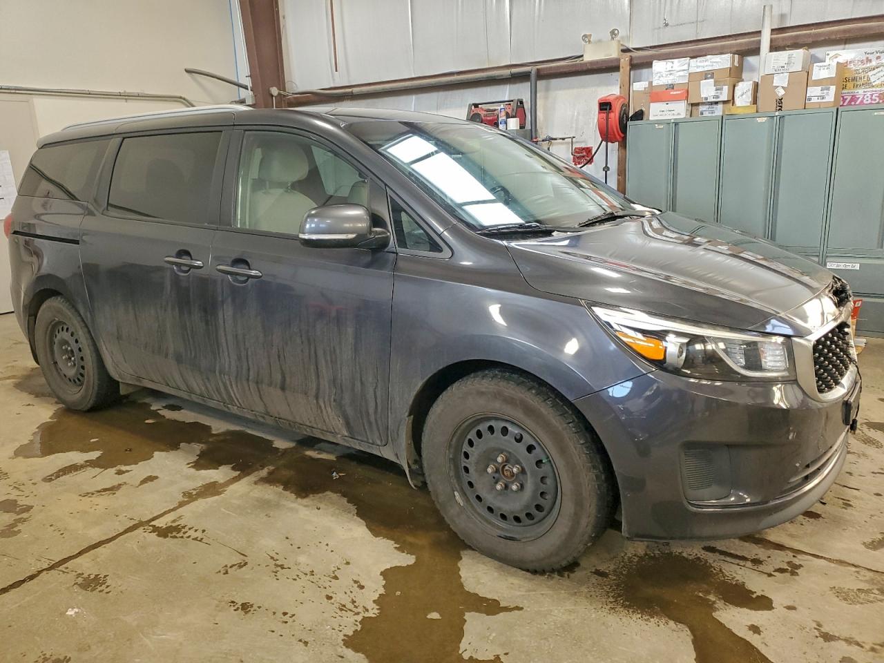 2017 KIA SEDONA LX photo 4