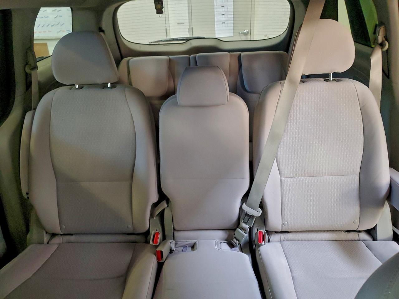 2017 KIA SEDONA LX photo 10