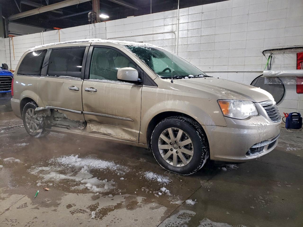 2015 CHRYSLER TOWN & COUNTRY TOURING photo 4