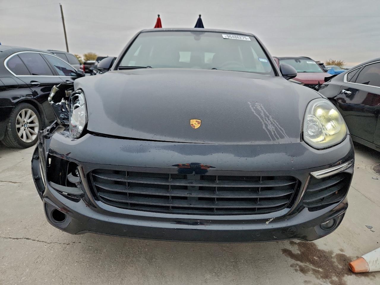 2016 PORSCHE CAYENNE photo 5