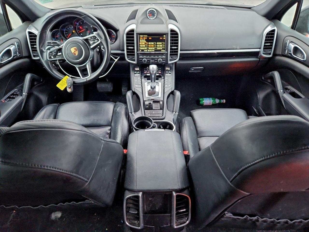 2016 PORSCHE CAYENNE photo 8