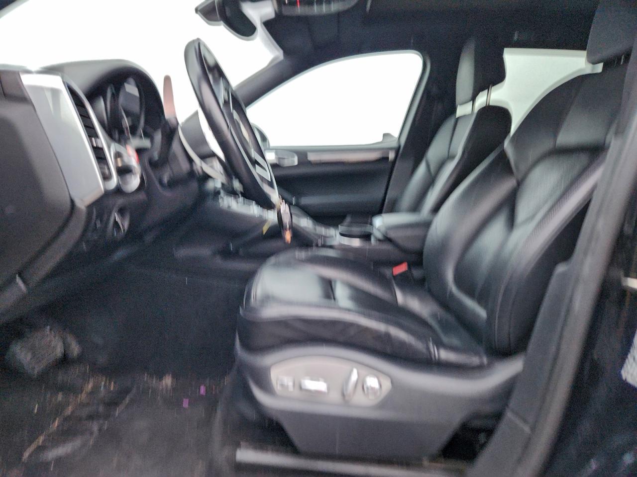 2016 PORSCHE CAYENNE photo 7