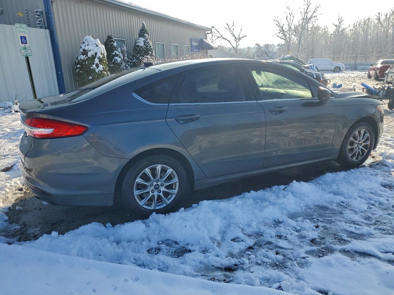 2017 FORD FUSION S photo 3