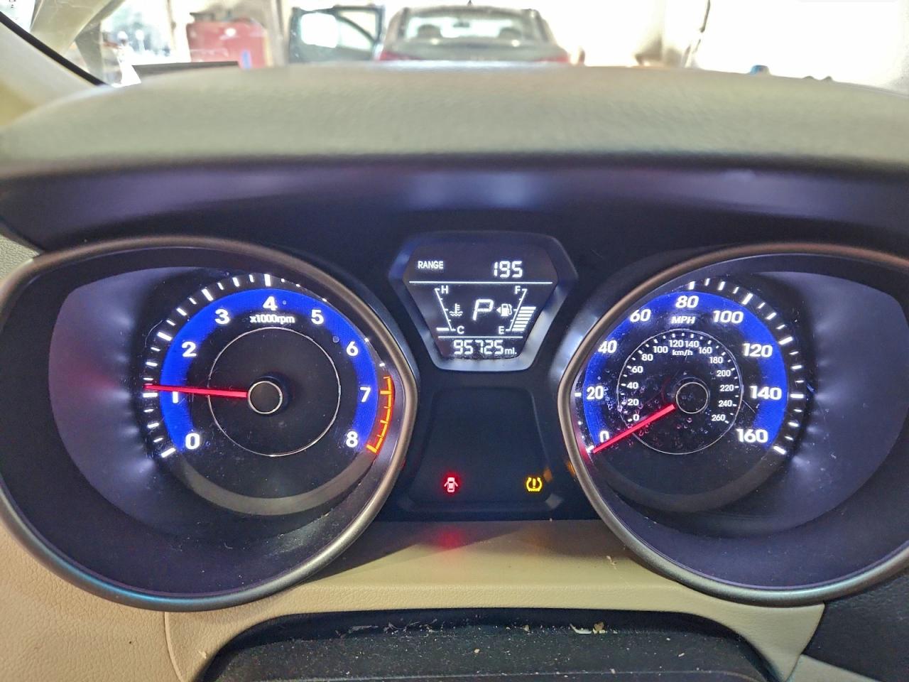 2014 HYUNDAI ELANTRA SE photo 9