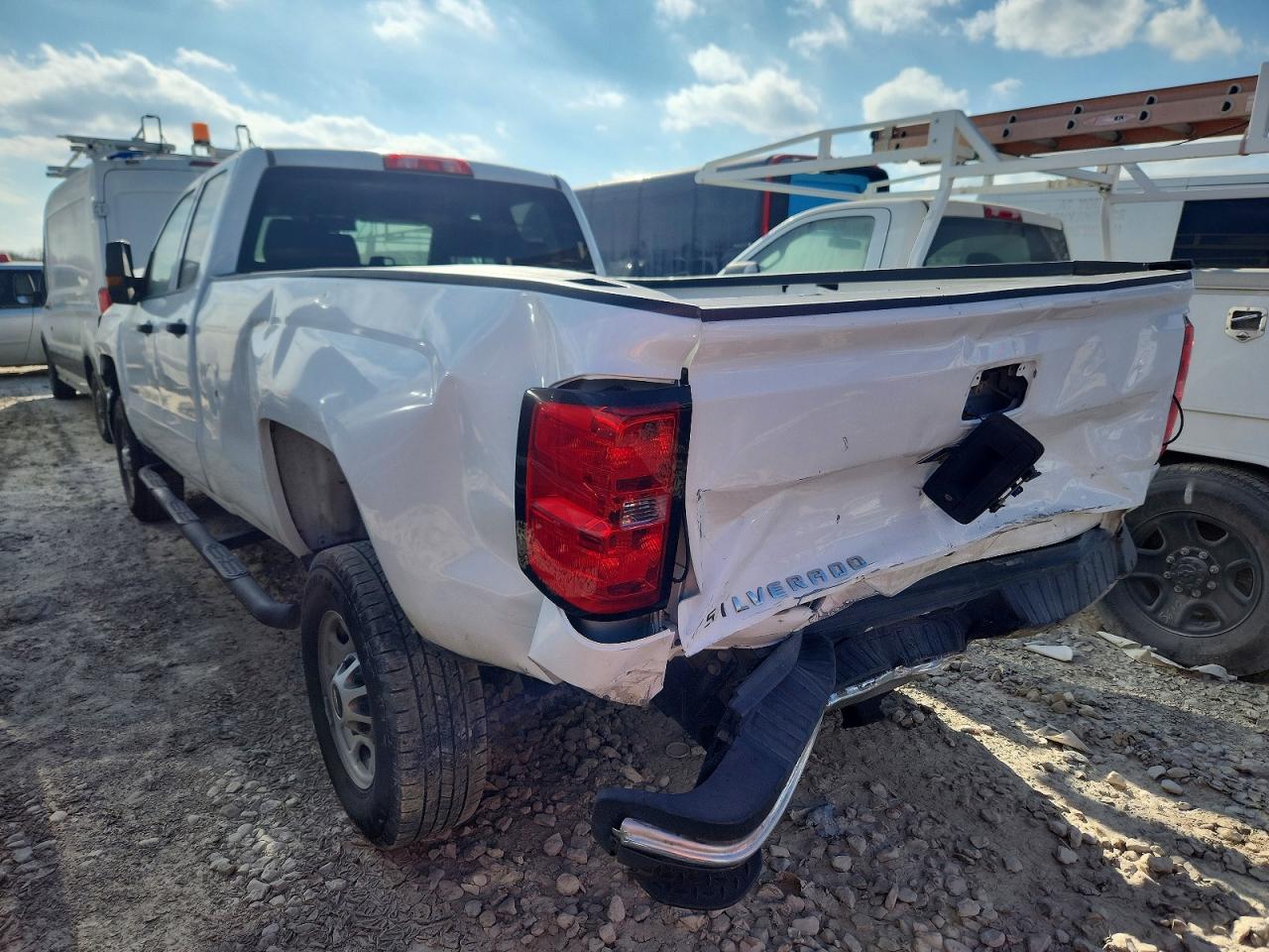 2019 CHEVROLET SILVERADO C2500 HEAVY DUTY photo 2