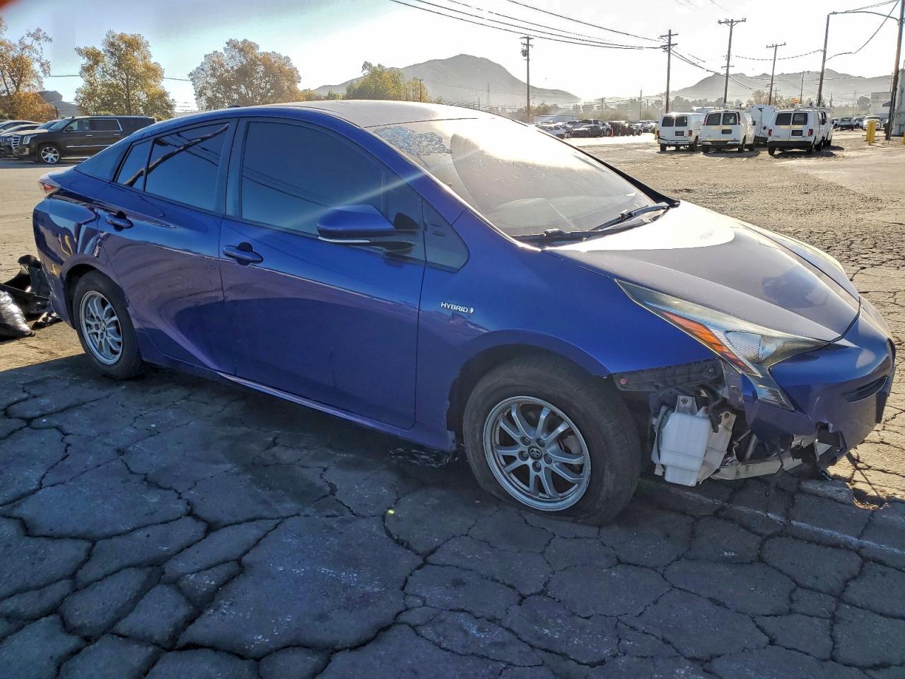2017 TOYOTA PRIUS photo 4
