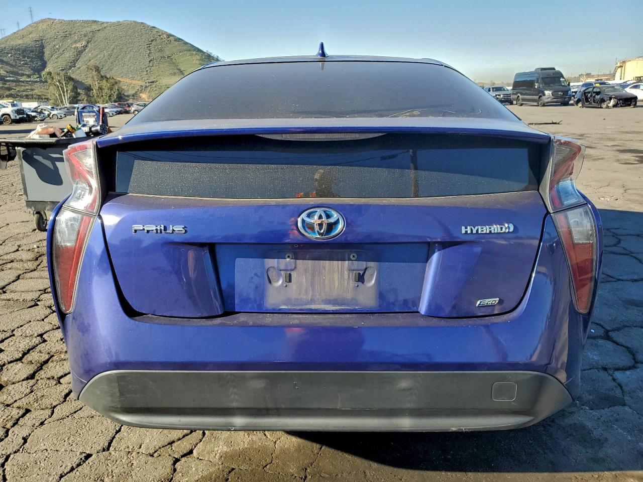 2017 TOYOTA PRIUS photo 6
