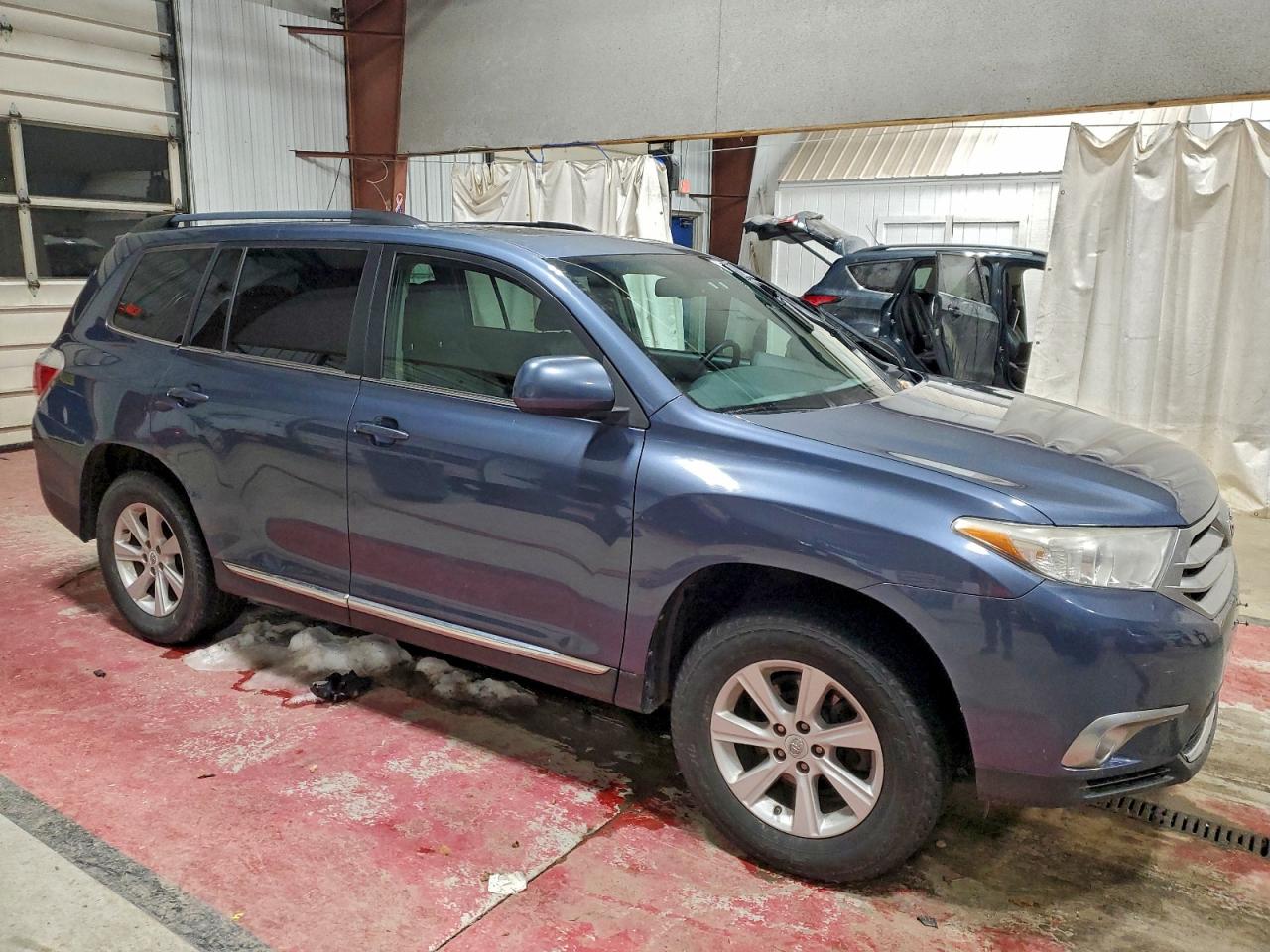 2012 TOYOTA HIGHLANDER BASE photo 4