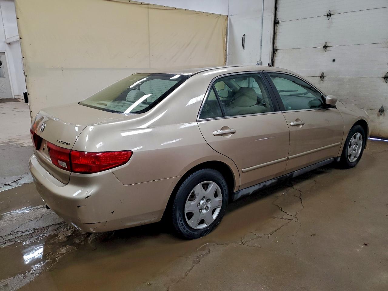2005 HONDA ACCORD LX photo 3