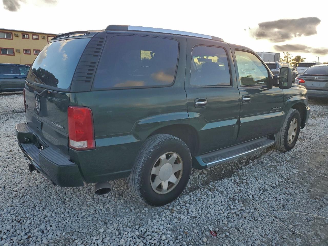 2002 CADILLAC ESCALADE LUXURY photo 3
