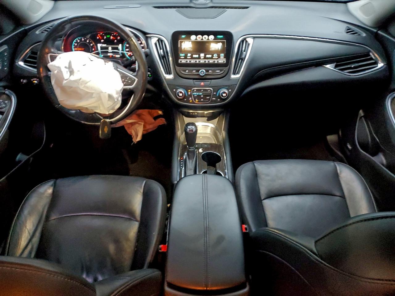 2018 CHEVROLET MALIBU PREMIER photo 8