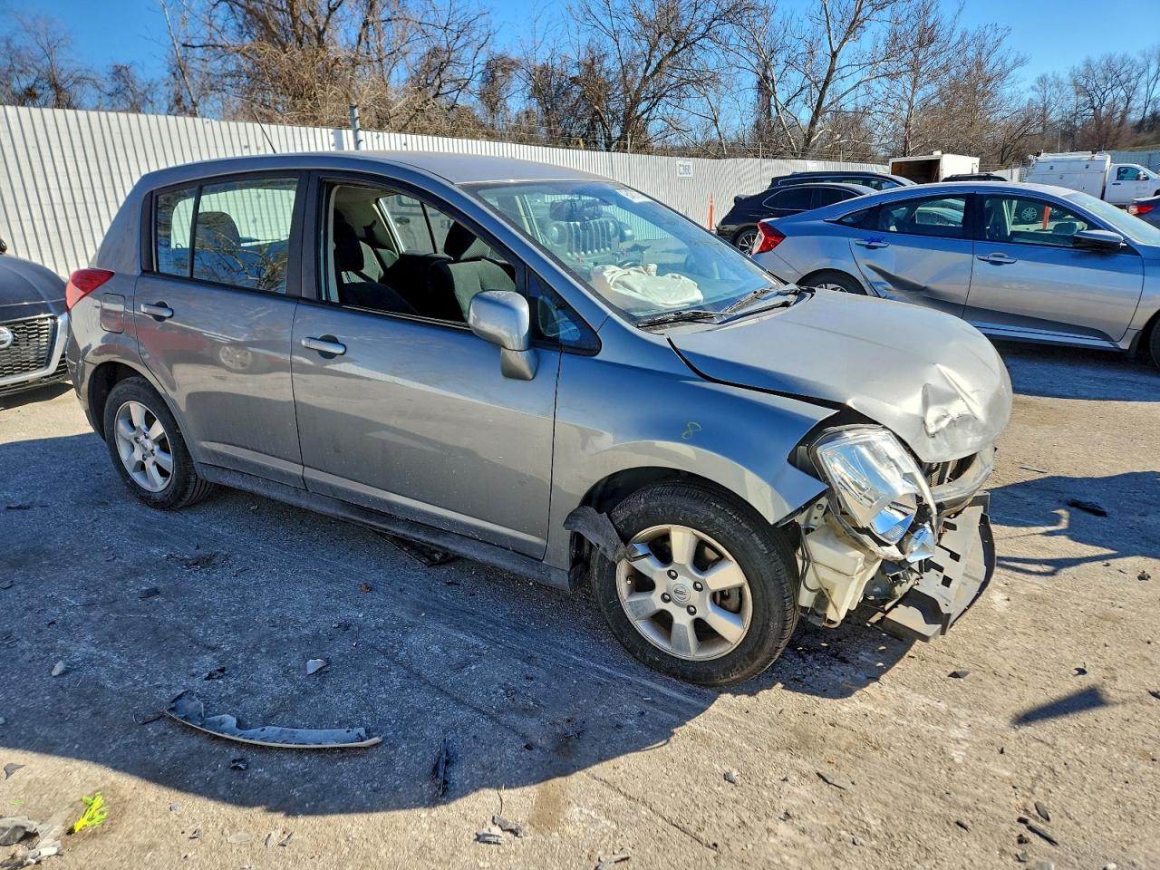 2012 NISSAN VERSA S photo 4