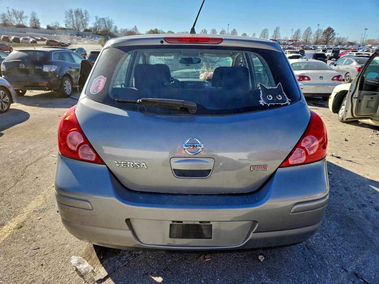 2012 NISSAN VERSA S photo 6
