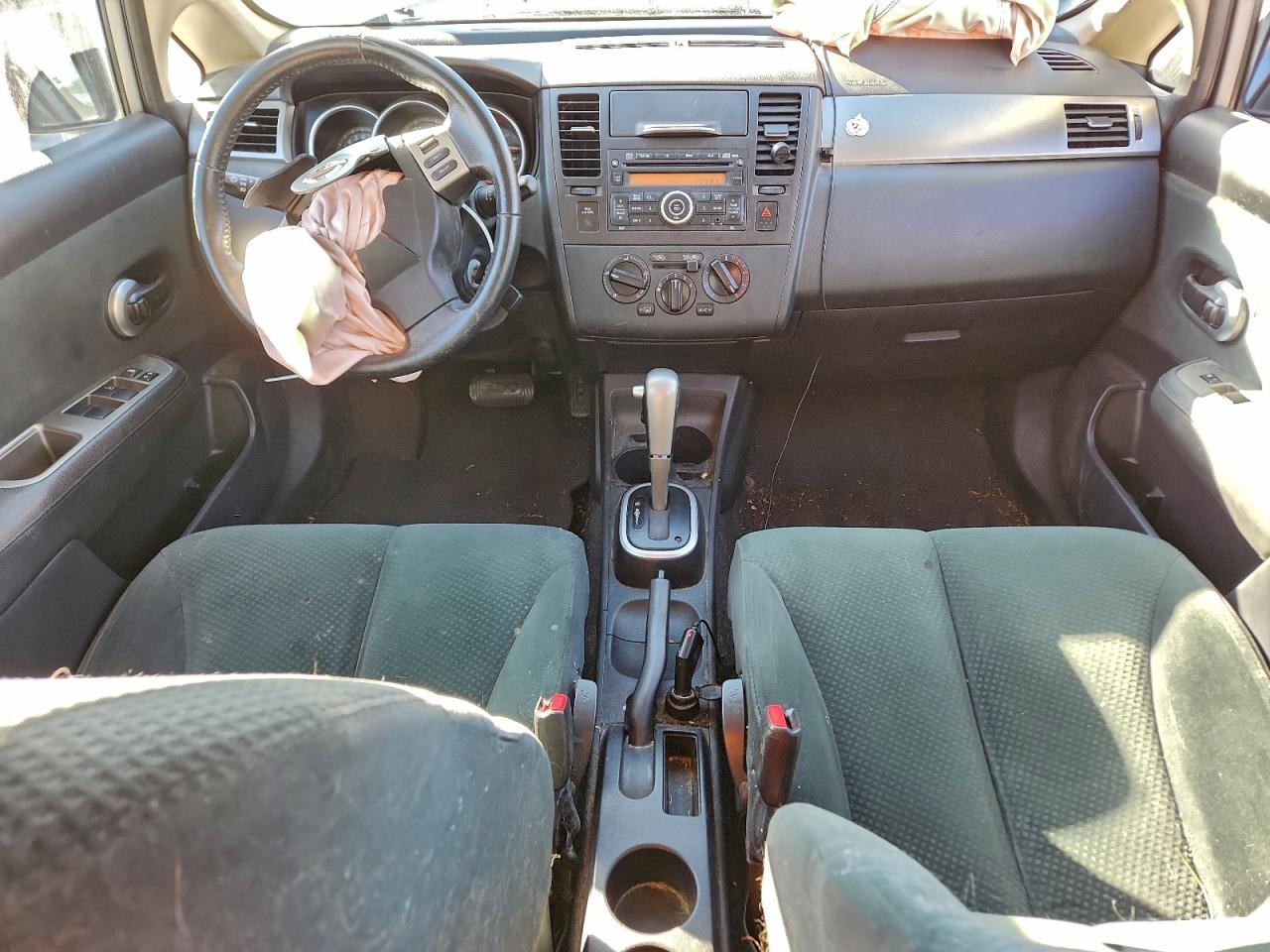2012 NISSAN VERSA S photo 8