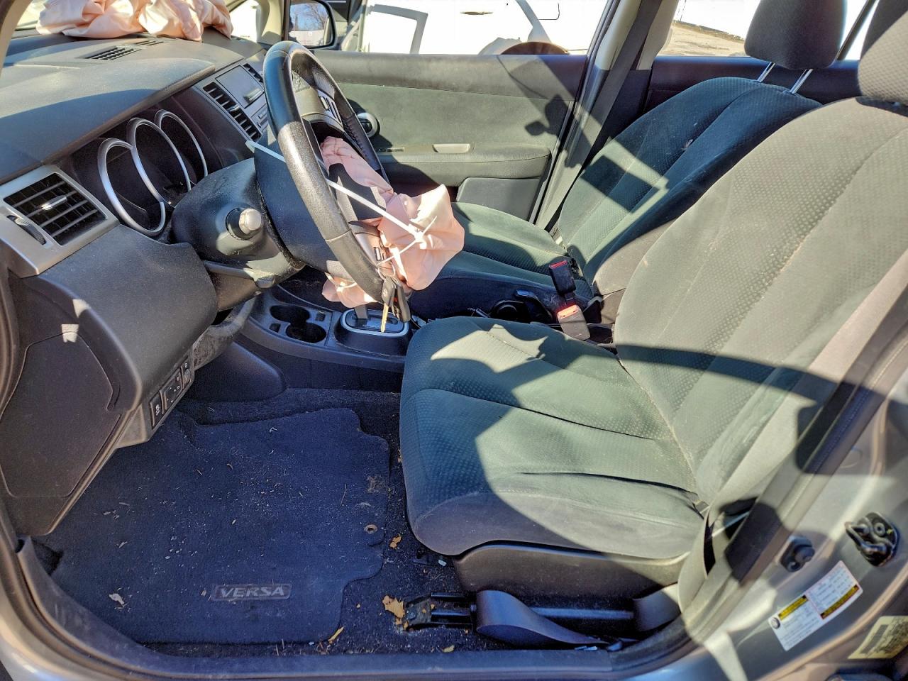 2012 NISSAN VERSA S photo 7