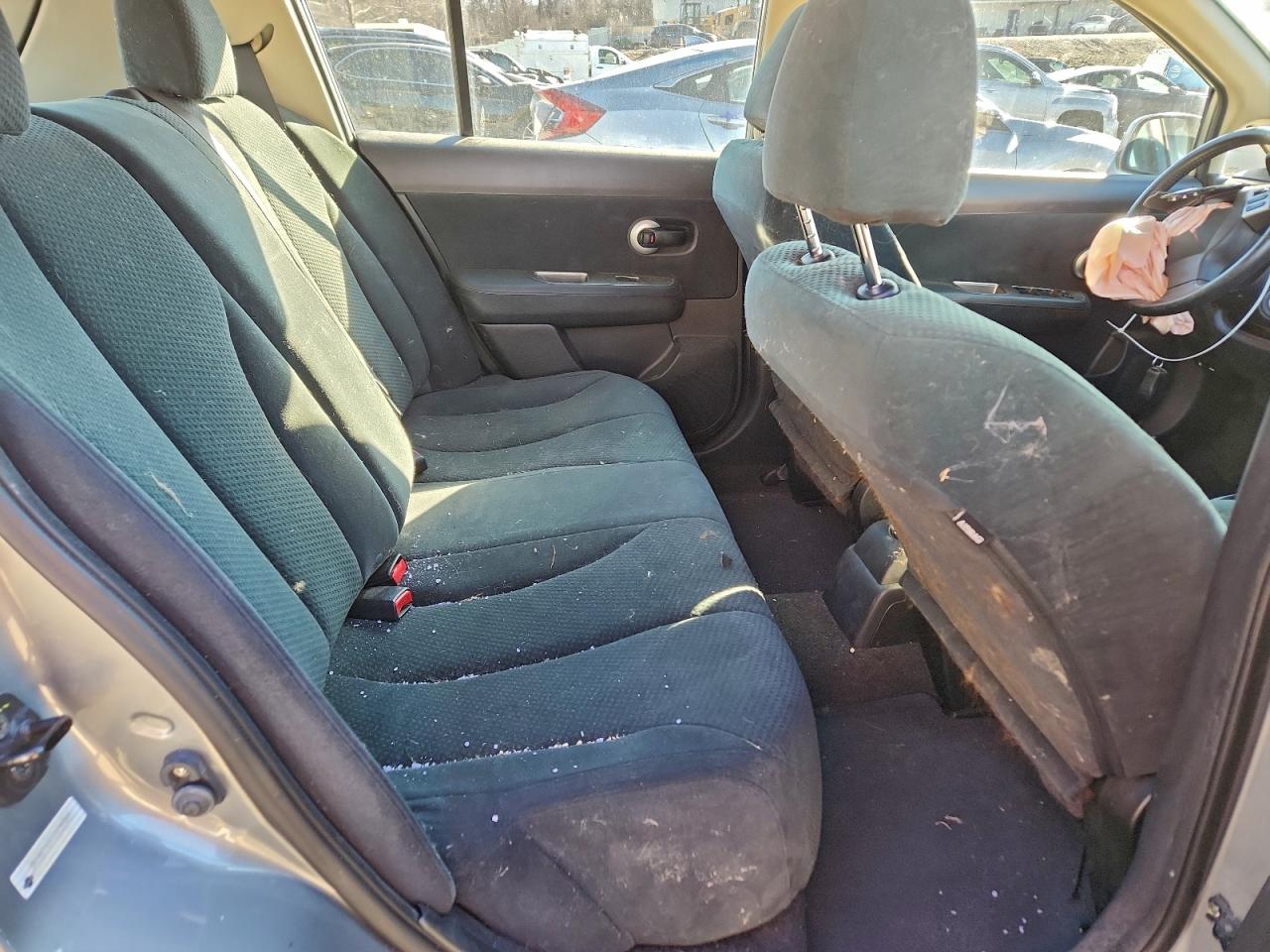 2012 NISSAN VERSA S photo 10