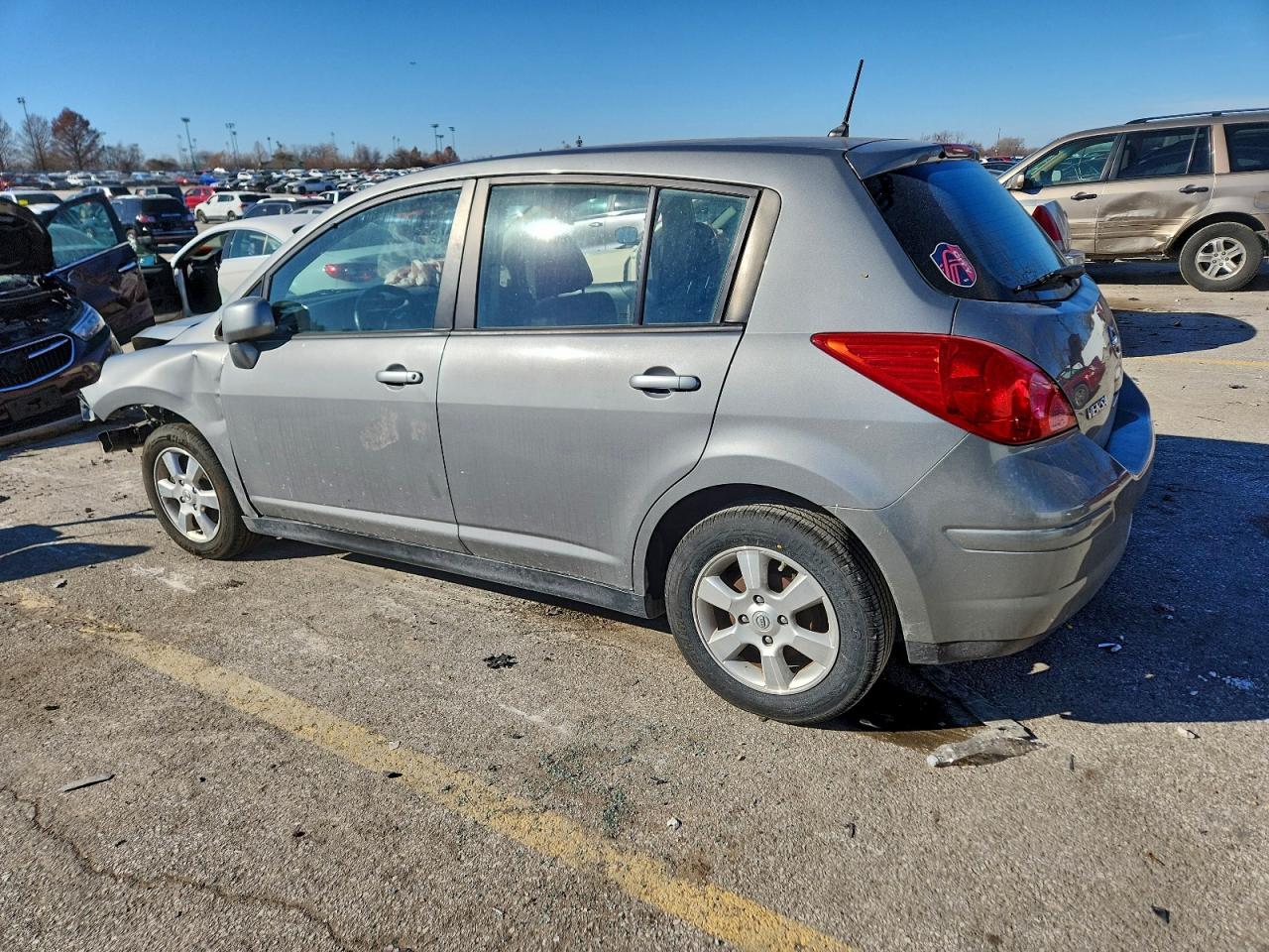 2012 NISSAN VERSA S photo 2