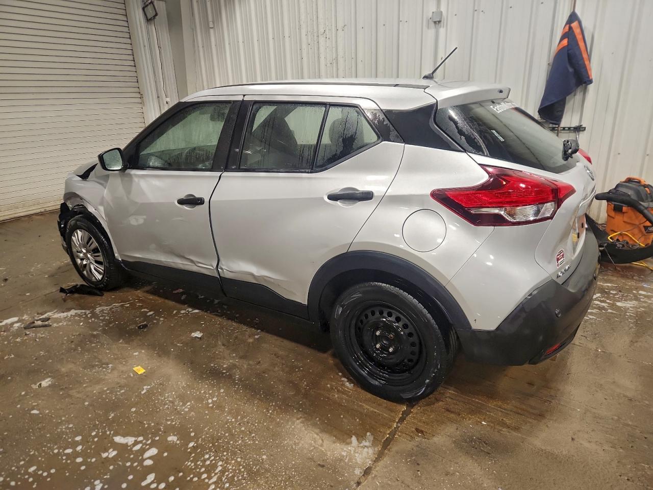 2020 NISSAN KICKS S photo 3