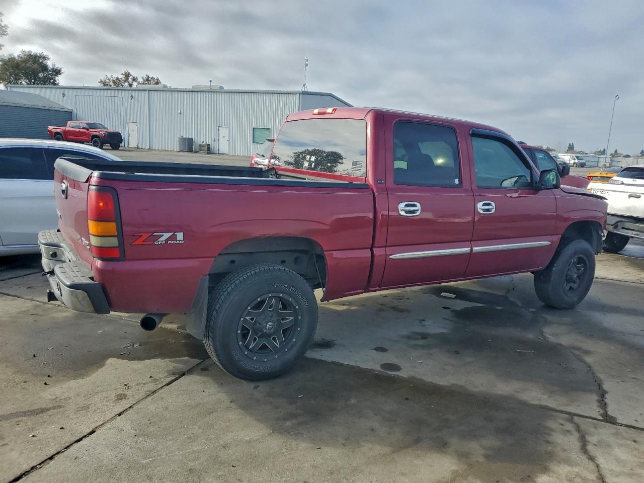 2006 GMC NEW SIERRA K1500 photo 3
