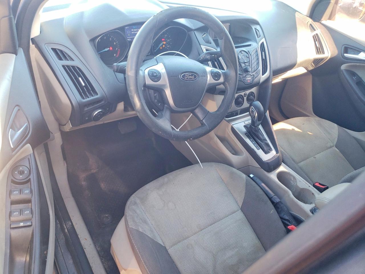 2014 FORD FOCUS SE photo 22