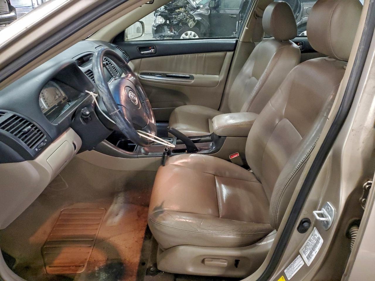 2002 TOYOTA CAMRY LE photo 7