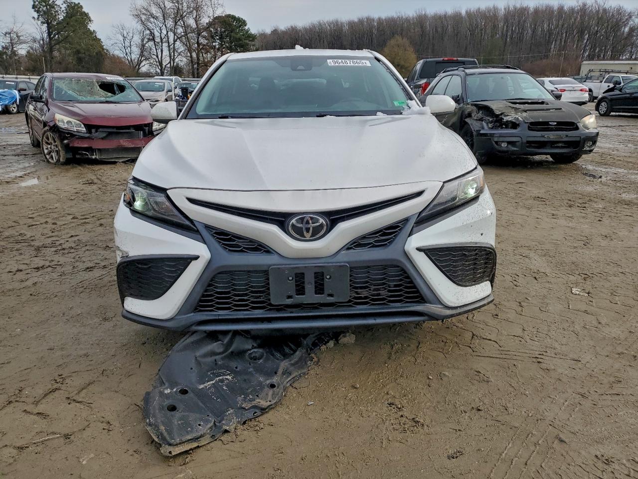 2021 TOYOTA CAMRY SE photo 5