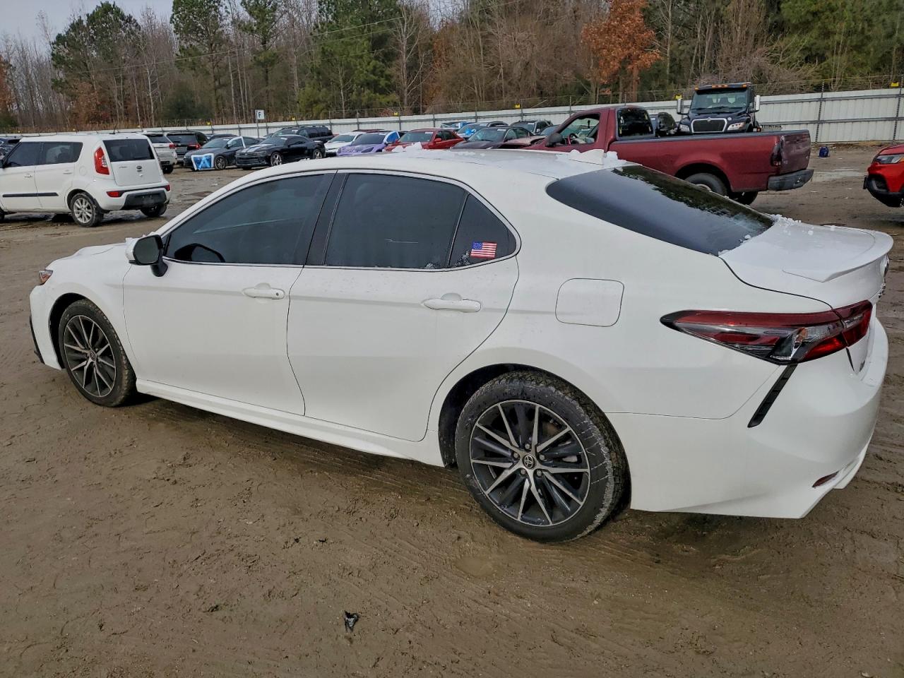 2021 TOYOTA CAMRY SE photo 2