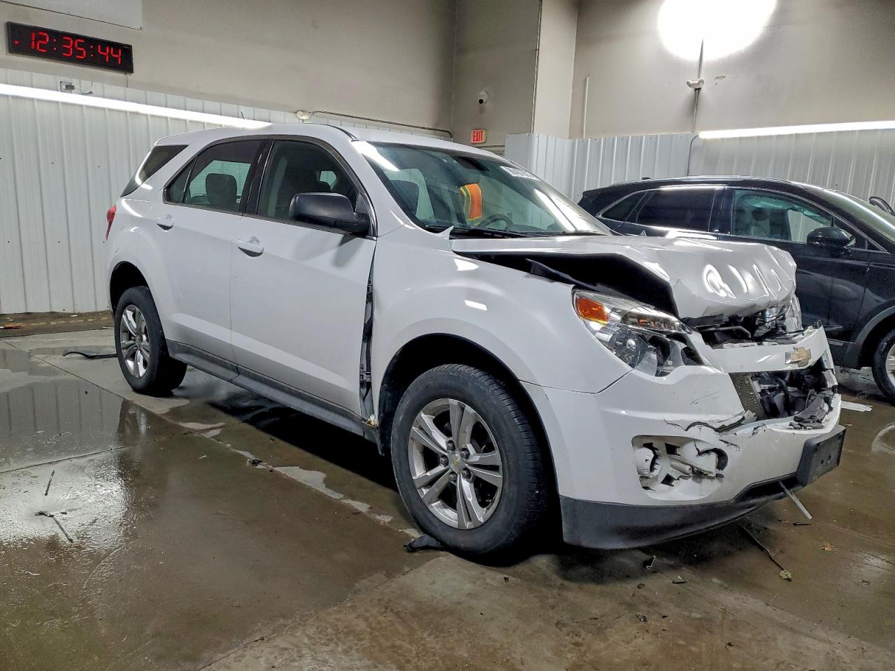2015 CHEVROLET EQUINOX LS photo 4