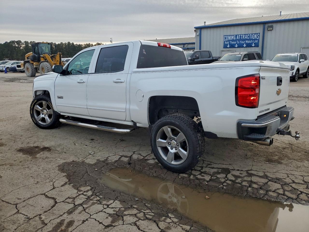2017 CHEVROLET SILVERADO C1500 LT photo 2