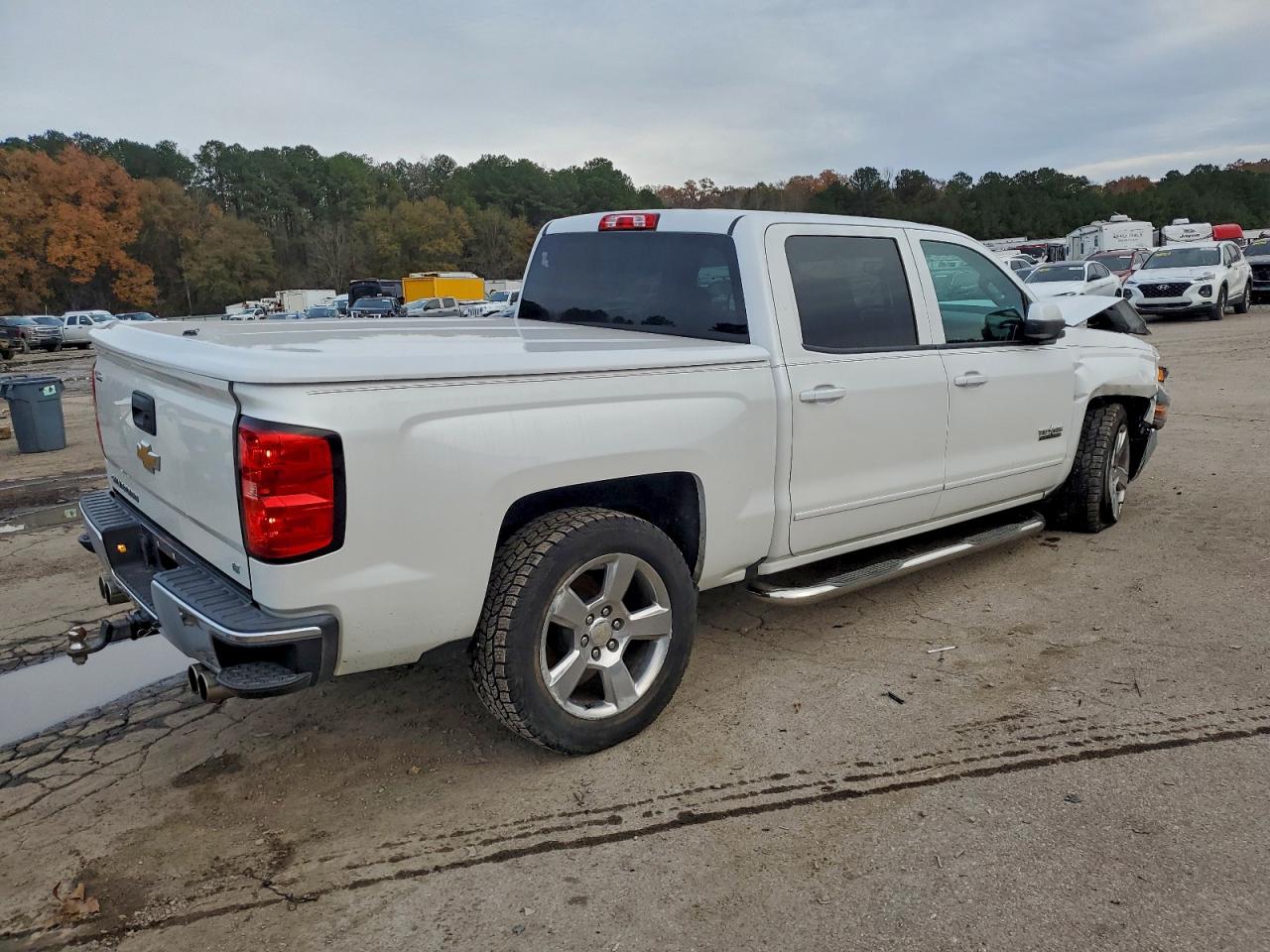 2017 CHEVROLET SILVERADO C1500 LT photo 3
