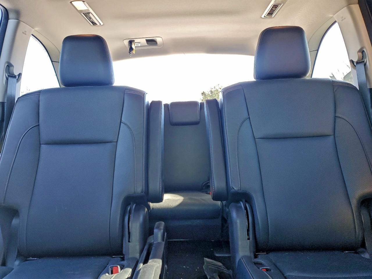 2018 TOYOTA HIGHLANDER LIMITED photo 10