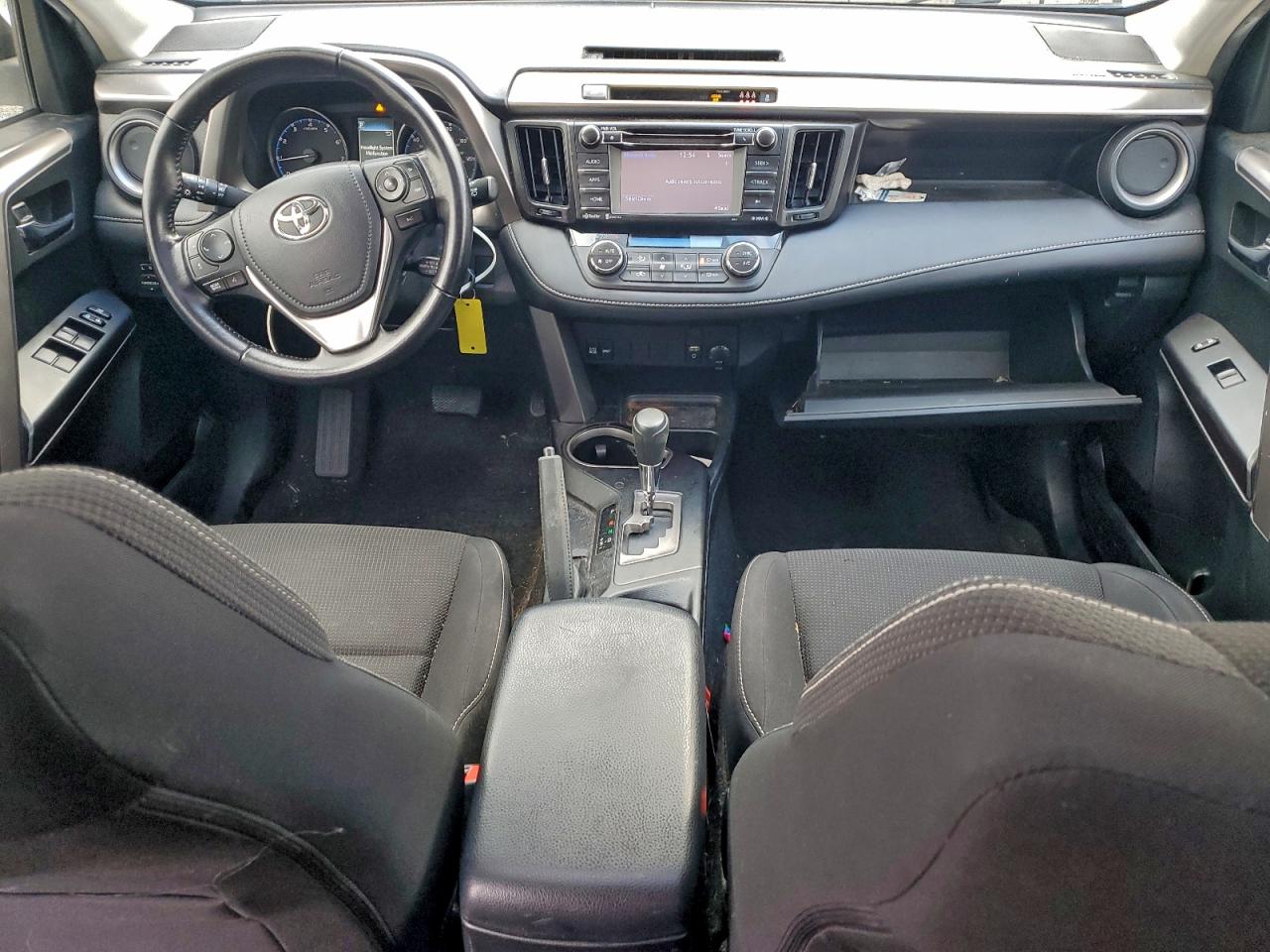 2017 TOYOTA RAV4 XLE photo 8