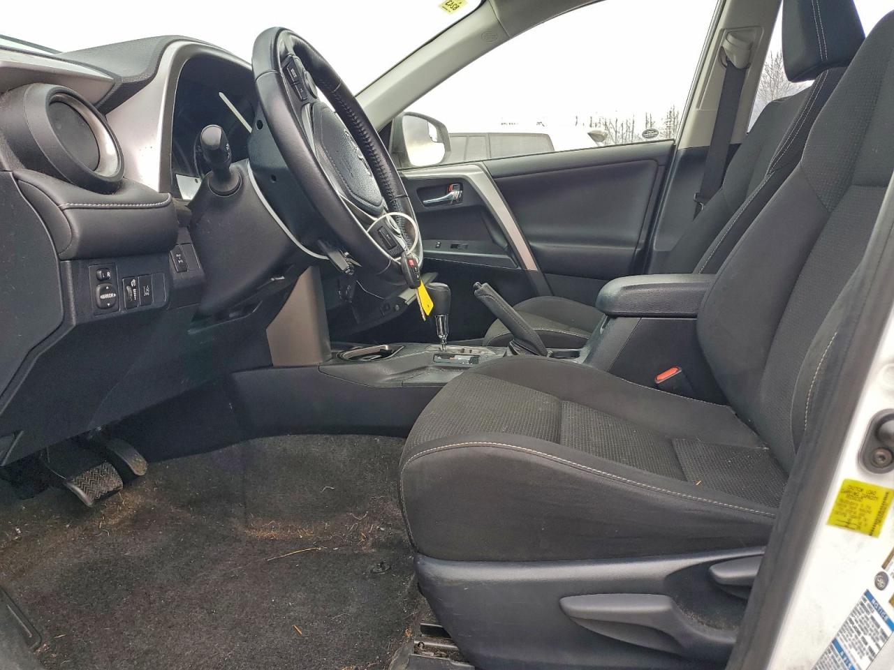 2017 TOYOTA RAV4 XLE photo 7