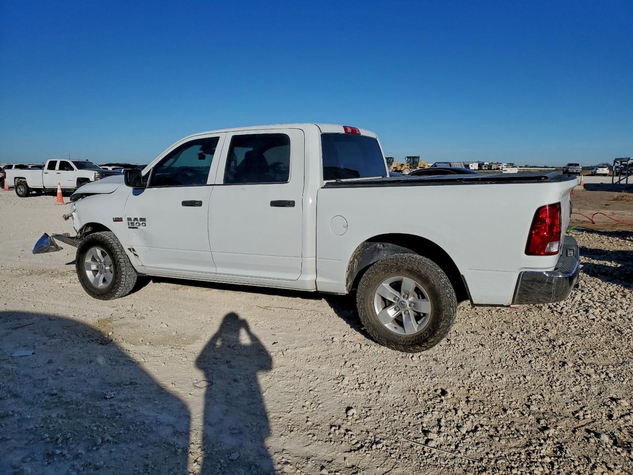 2023 RAM 1500 CLASSIC TRADESMAN photo 2