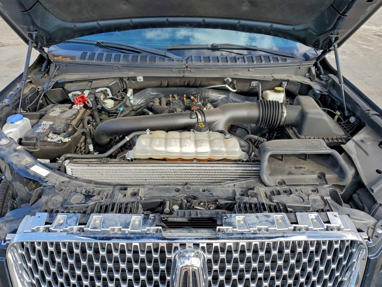 2022 LINCOLN NAVIGATOR L RESERVE photo 12