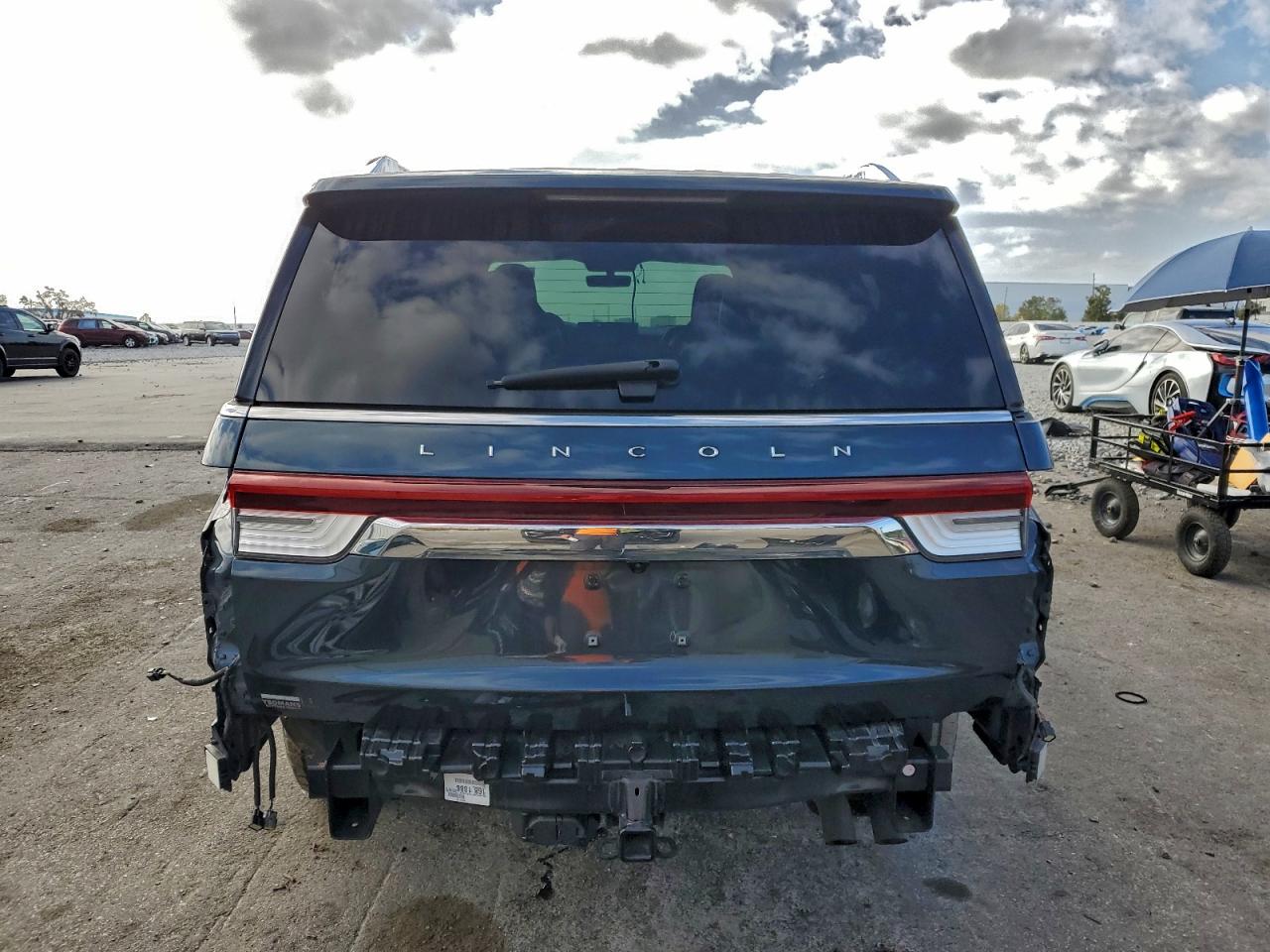 2022 LINCOLN NAVIGATOR L RESERVE photo 6