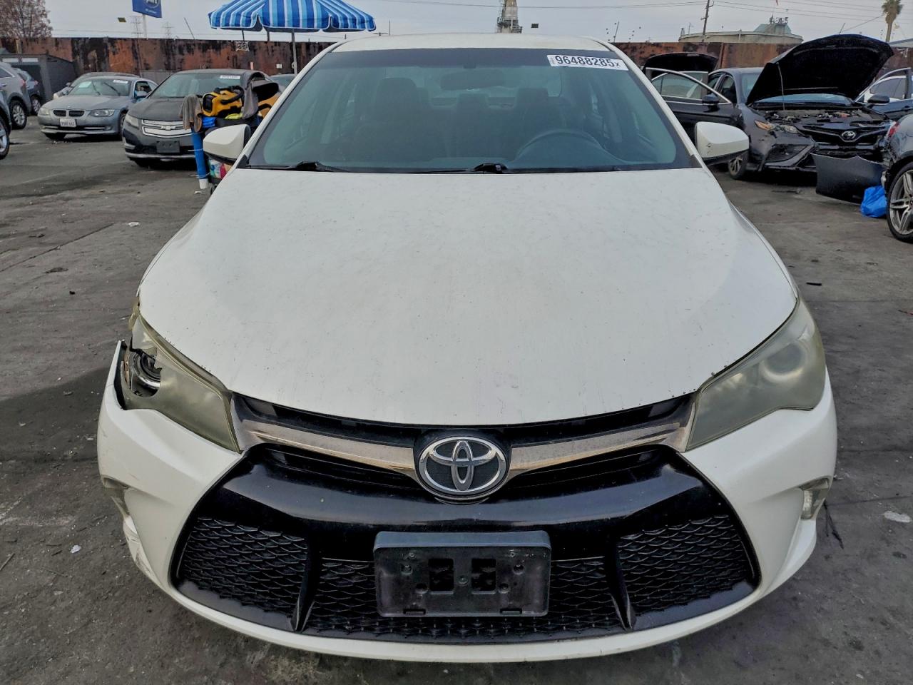 2015 TOYOTA CAMRY LE photo 5
