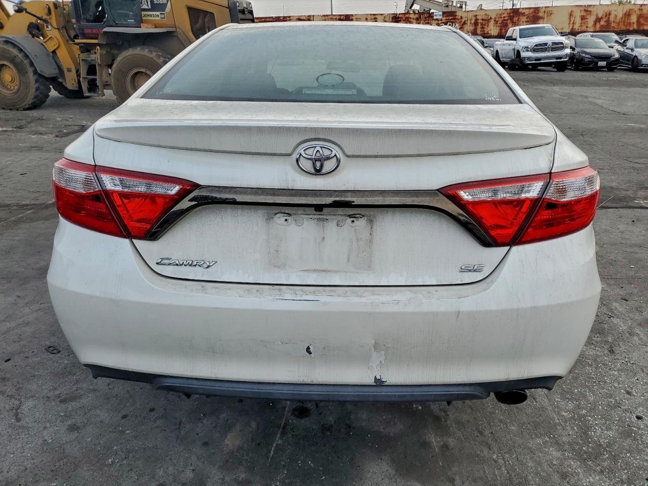 2015 TOYOTA CAMRY LE photo 6