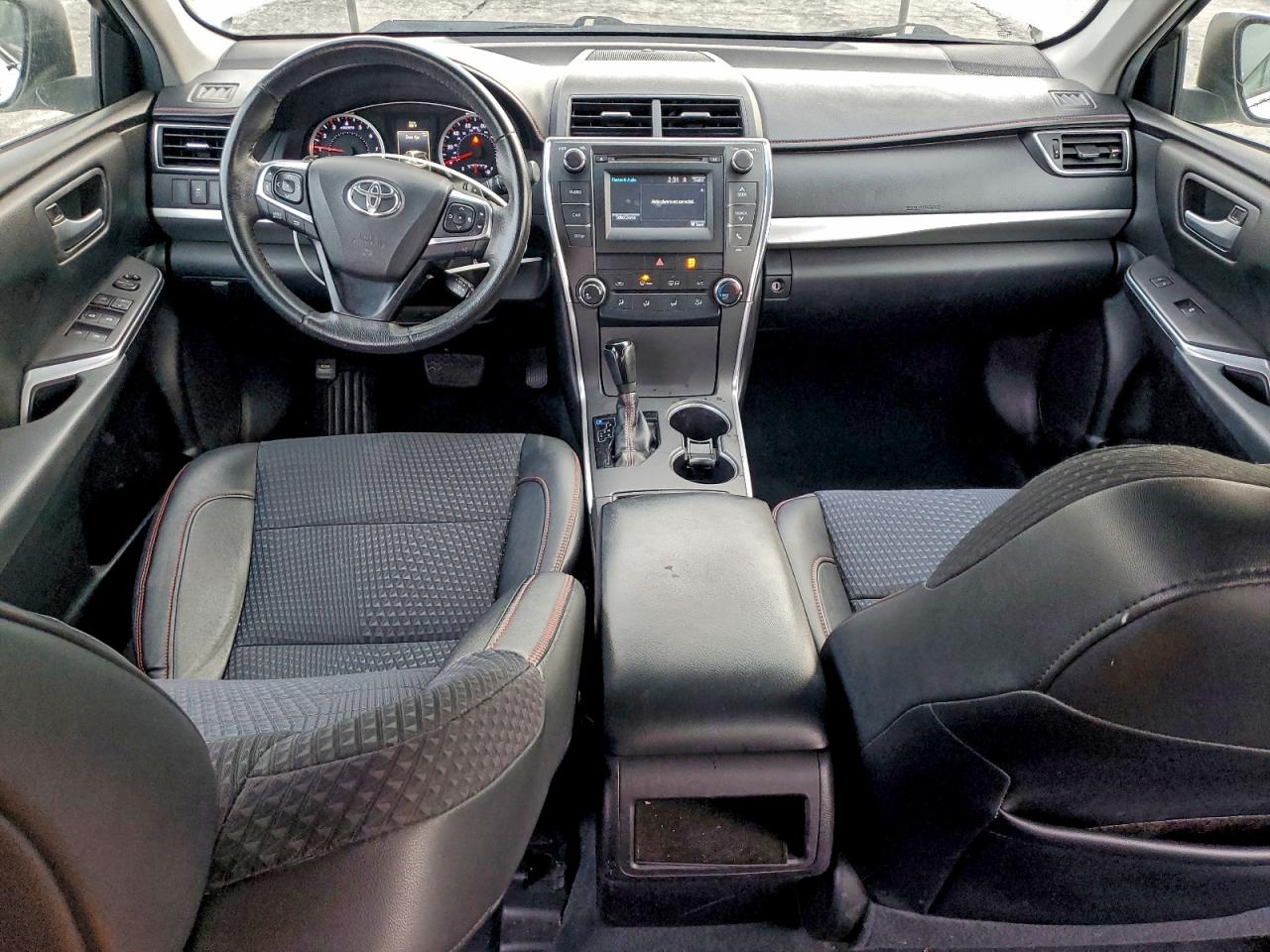 2015 TOYOTA CAMRY LE photo 8