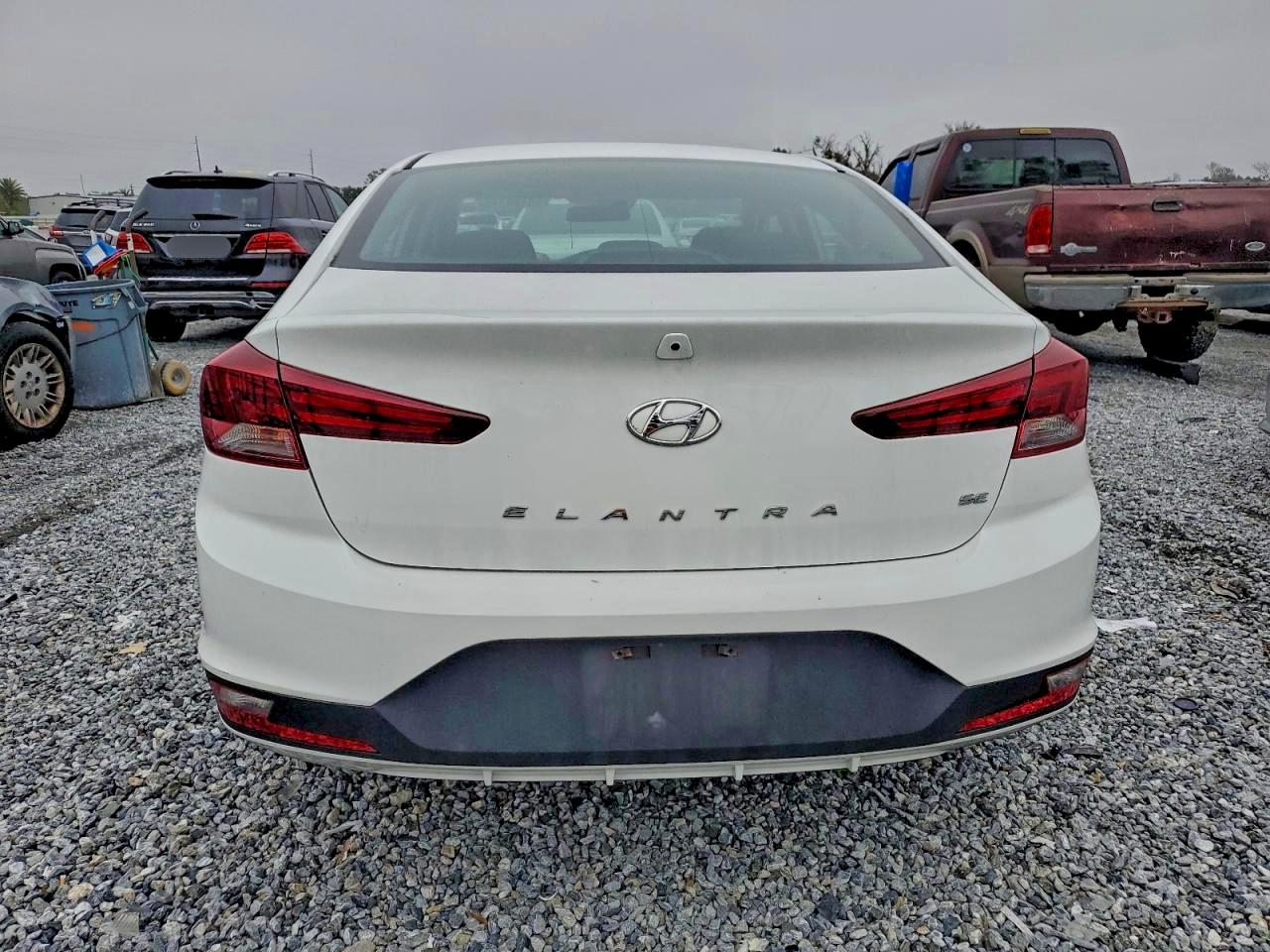 2020 HYUNDAI ELANTRA SE photo 6