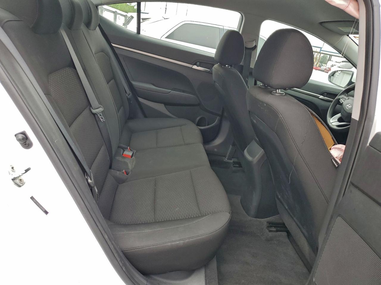 2020 HYUNDAI ELANTRA SE photo 10