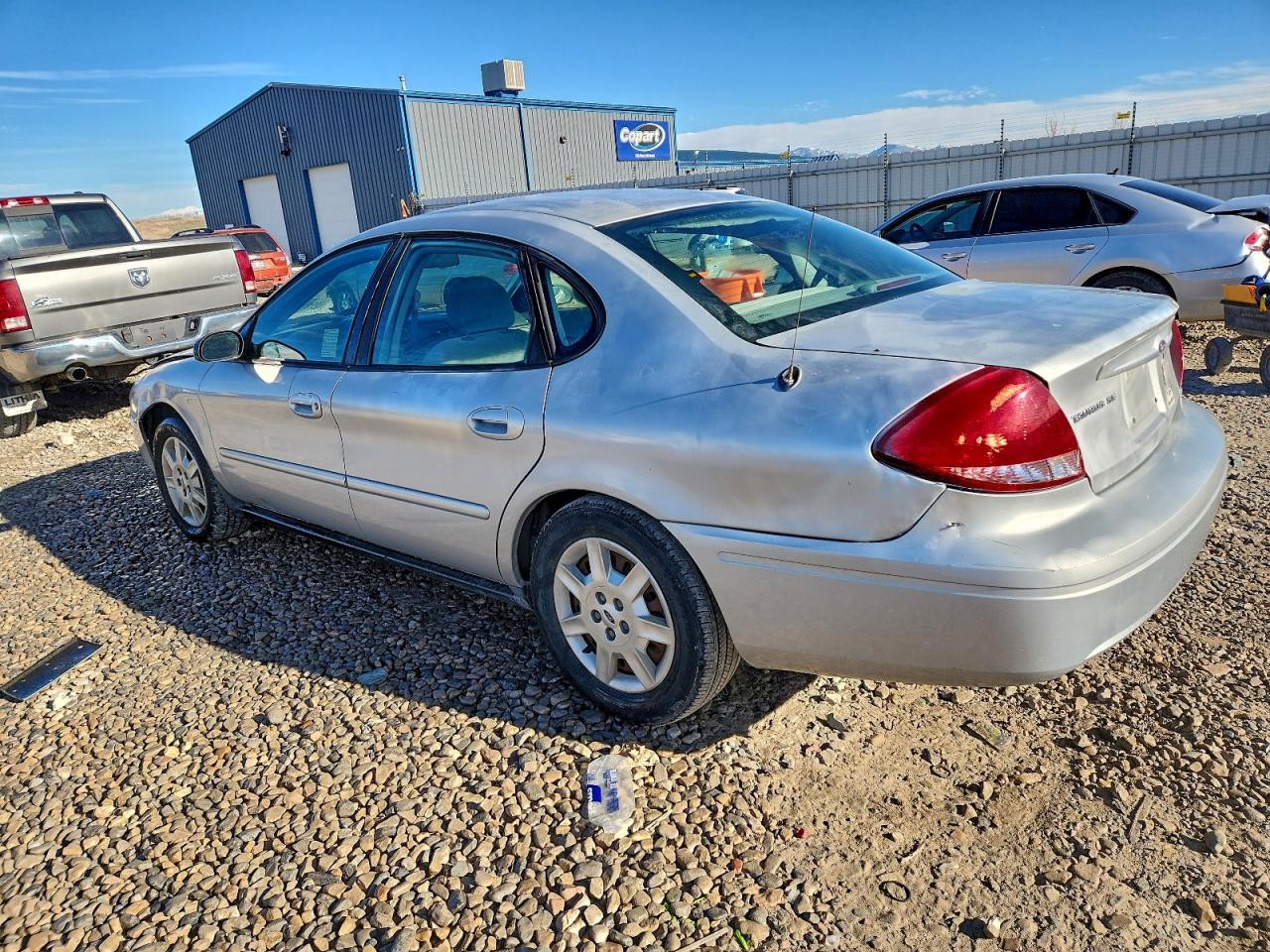 2007 FORD TAURUS SE photo 2