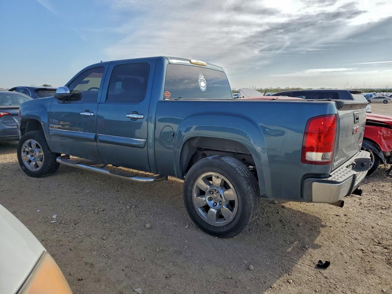 2010 GMC SIERRA C1500 SLE photo 2