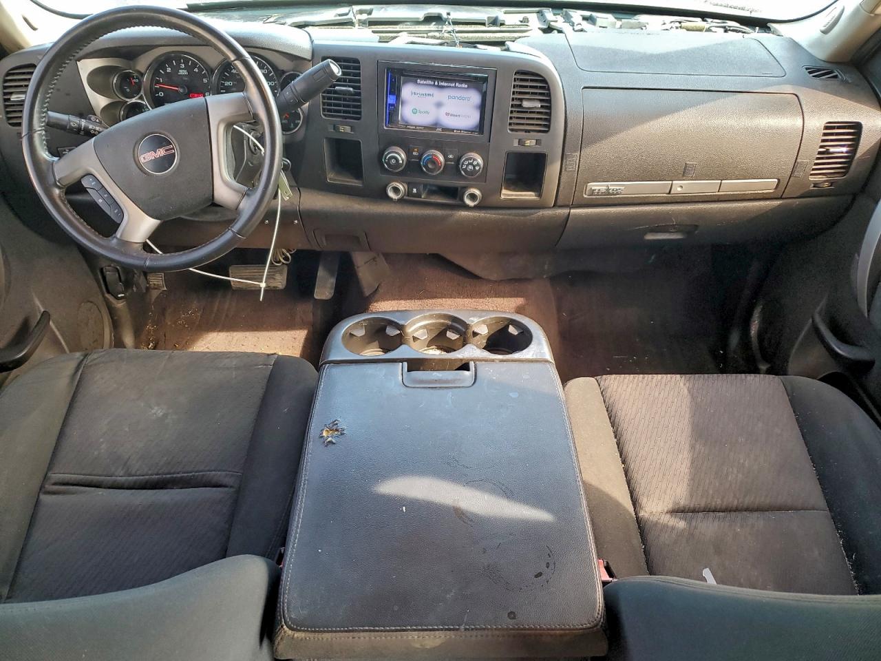2010 GMC SIERRA C1500 SLE photo 8
