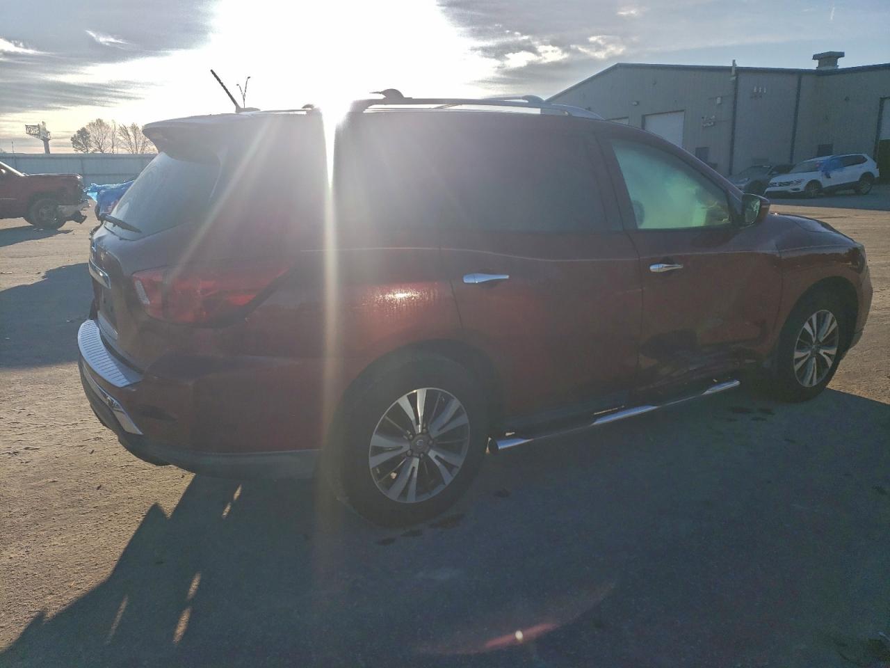 2017 NISSAN PATHFINDER S photo 3