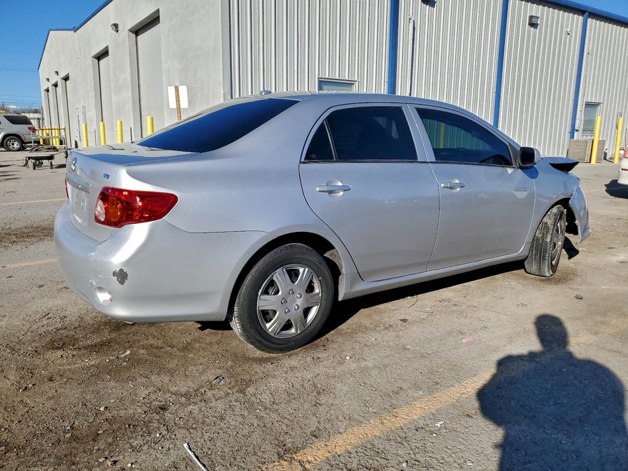 2010 TOYOTA COROLLA BASE photo 3