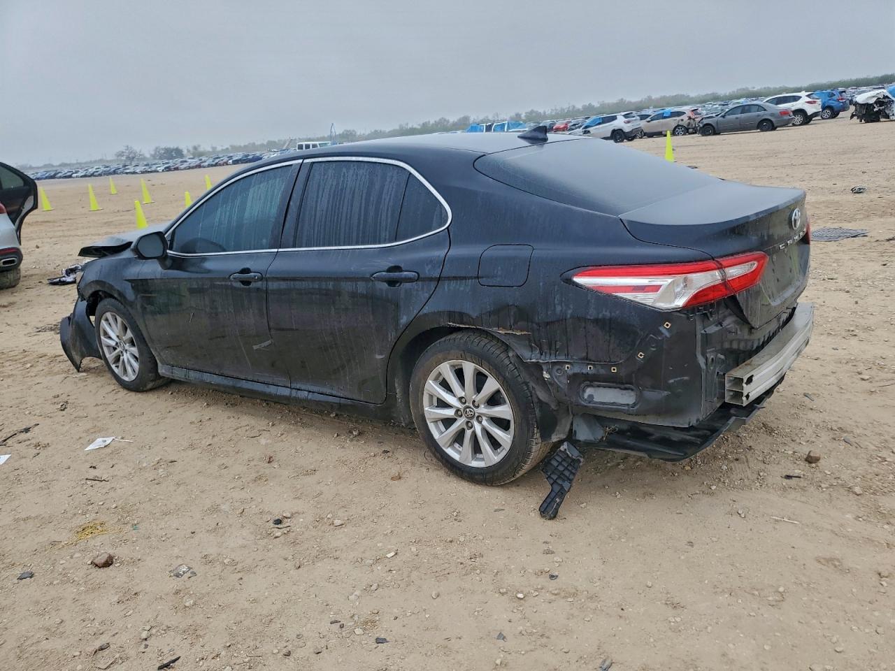 2019 TOYOTA CAMRY L photo 2