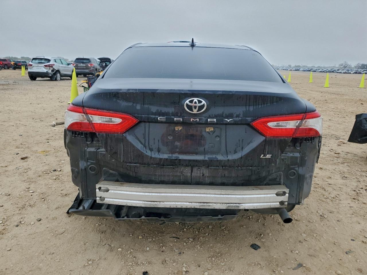 2019 TOYOTA CAMRY L photo 6