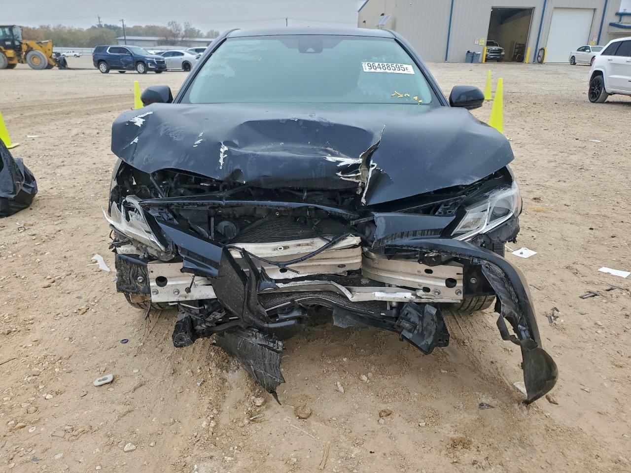 2019 TOYOTA CAMRY L photo 5
