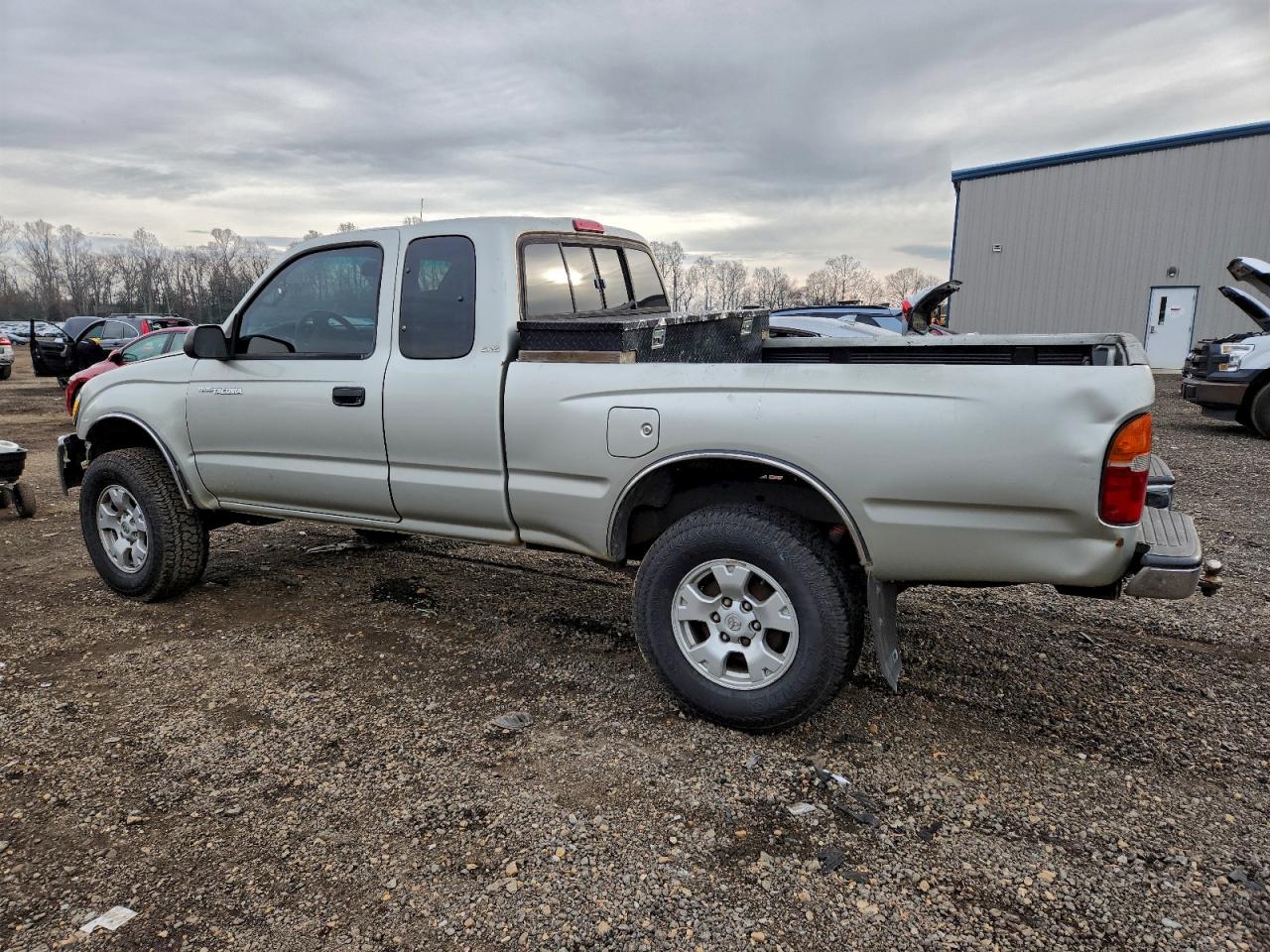 2000 TOYOTA TACOMA XTRACAB photo 2